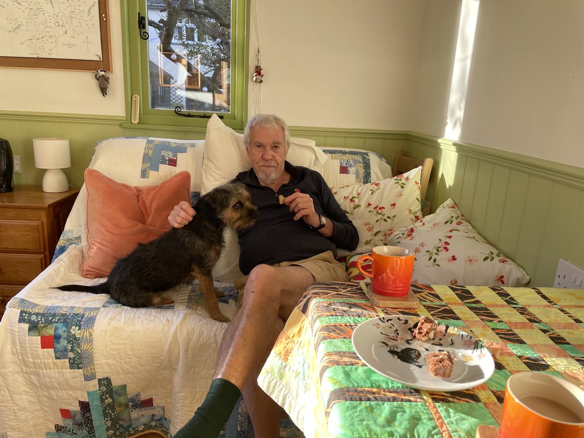 Ello pals we have been leaf clearing so deserve afternoon tea in my Shepherd’s hut 💪🐾