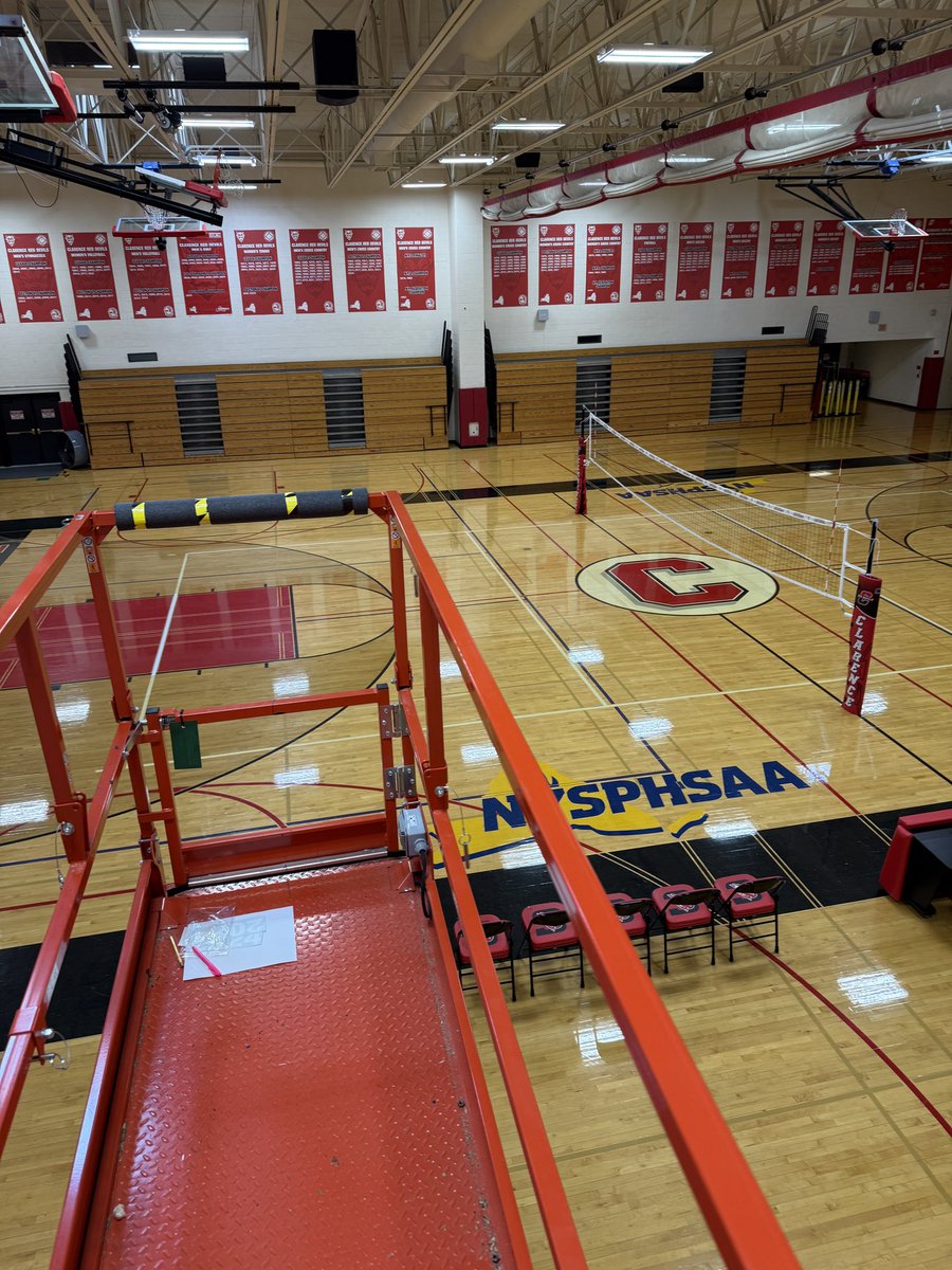 ClarAthletics's tweet image. Finally some quiet time in the gym to do banner updates. #clarenceproud