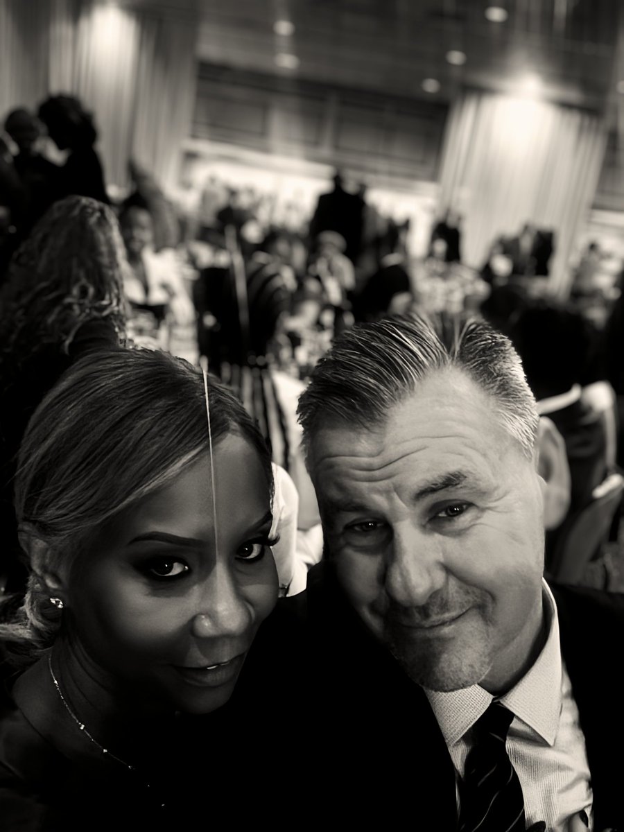 Lovely Lisa doesn't like this picture- I don't know why. I think the knitting needle on her forehead is a very fetching look. Avant garde if you will.