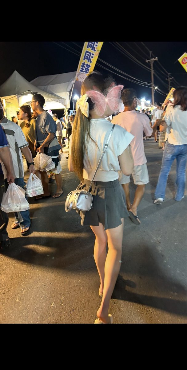 天氣涼涼出門走走<a href="/a9527895278a/">星星</a> 
赤山巖文化祭 
有夠長走到星星說腳好酸
話說這小短裙有夠吸引目光🤩
只要稍微彎腰就可以看到屁股蛋🤤