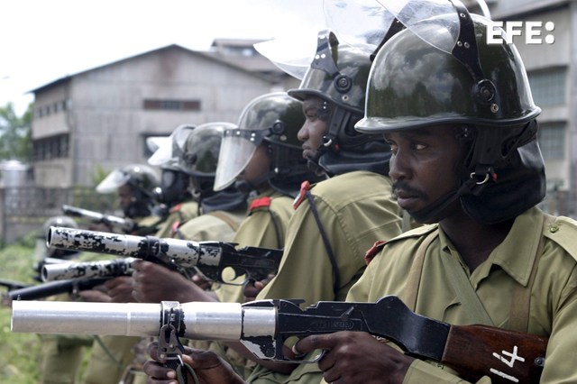 El opositor Partido de la Democracia y el Progreso (Chadema, en suajili) de Tanzania, informa sobre la detención de su vicesecretario general, después de que la Policía anunciara anoche su intención de arrestar a varios dirigentes de la formación por las protestas electorales.