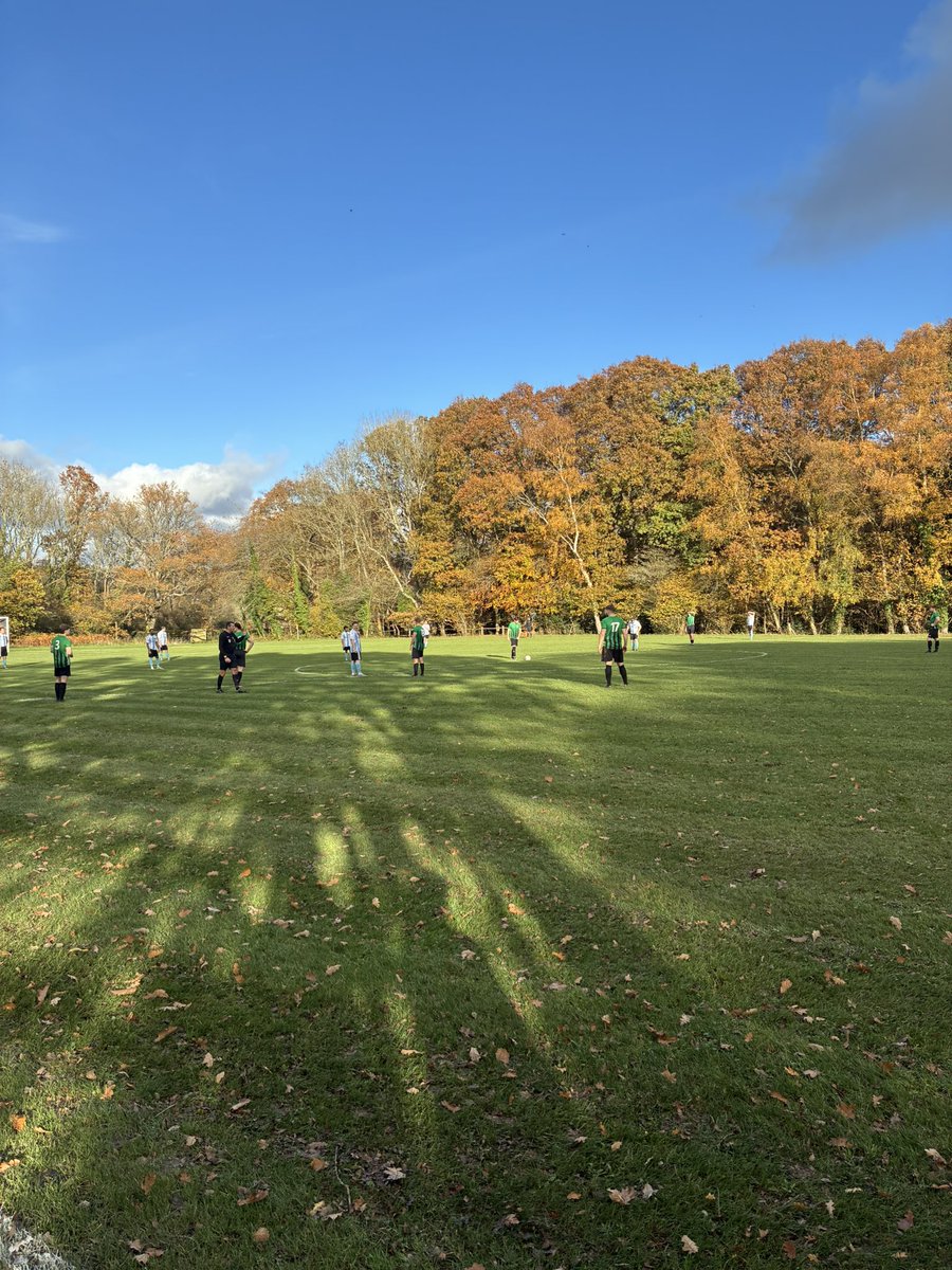 CudhamUtd's tweet photo. A good away point today for the 1st team vs a solid St Lawrence team Our goal from Tom.Great to show our respects before the game #wewillremember 4 points from 6 today for the club as our @cudhamvets beat Ex Blues 3-1 away after coming from behind . G- Jack, Graham &amp; Manny 💚🖤 https://t.co/2BCT9shLEH