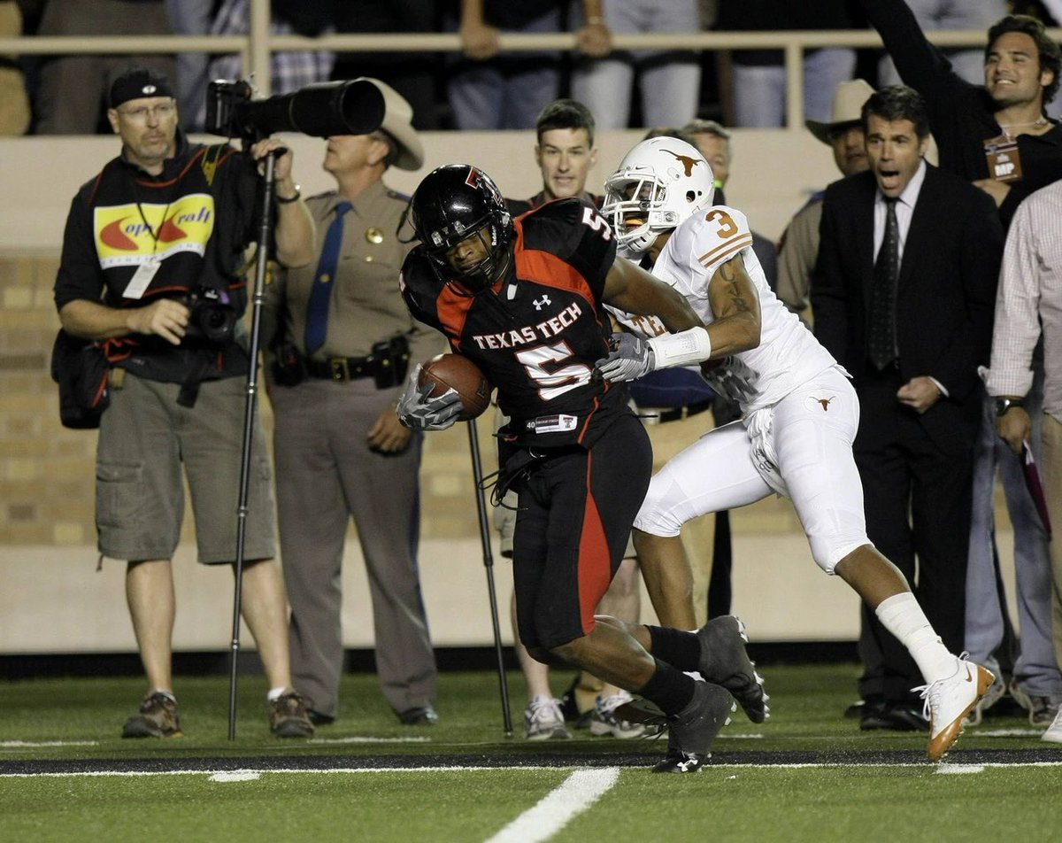 How has this photo of <a href="/cbfowler/">Chris Fowler</a> not been featured this week <a href="/espn/">ESPN</a> <a href="/ESPNCFB/">ESPN College Football</a> <a href="/CollegeGameDay/">College GameDay</a>?