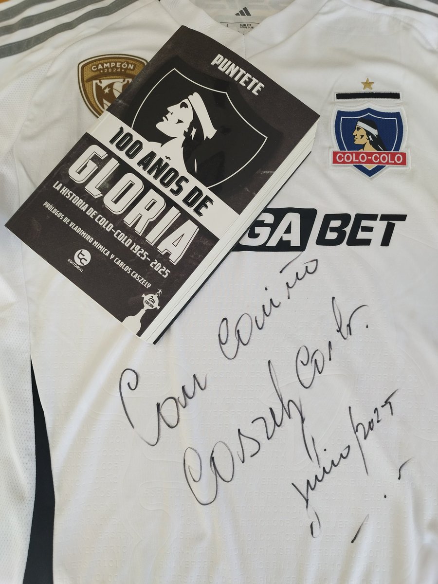 Vamos a regalar la segunda edición de 100 años de Gloria + la camiseta 2024 con la firma de Carlos Caszely. 
Para participar dale RT  y comenta  con el #libro100añosdegloria 
#VamosColoColo