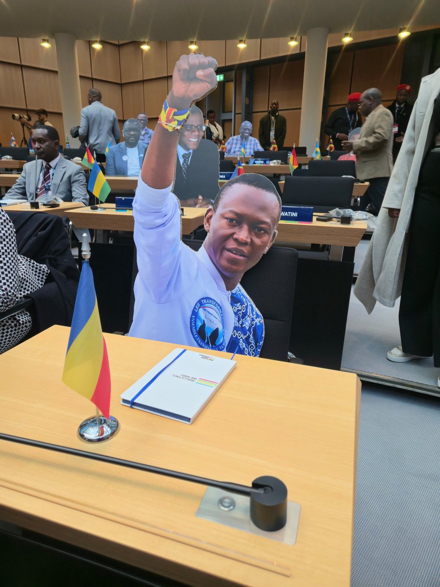 À Berlin, au #CongrèsMondialPourLaLiberté 🌍
Le Dr. Ndolembai Sadé Njesada et Me Kemnelem Delphine portent la voix d’une Afrique debout, unie pour la justice et la démocratie.
Briser les murs de l’autoritarisme.
Bâtir les ponts de la liberté. ✊