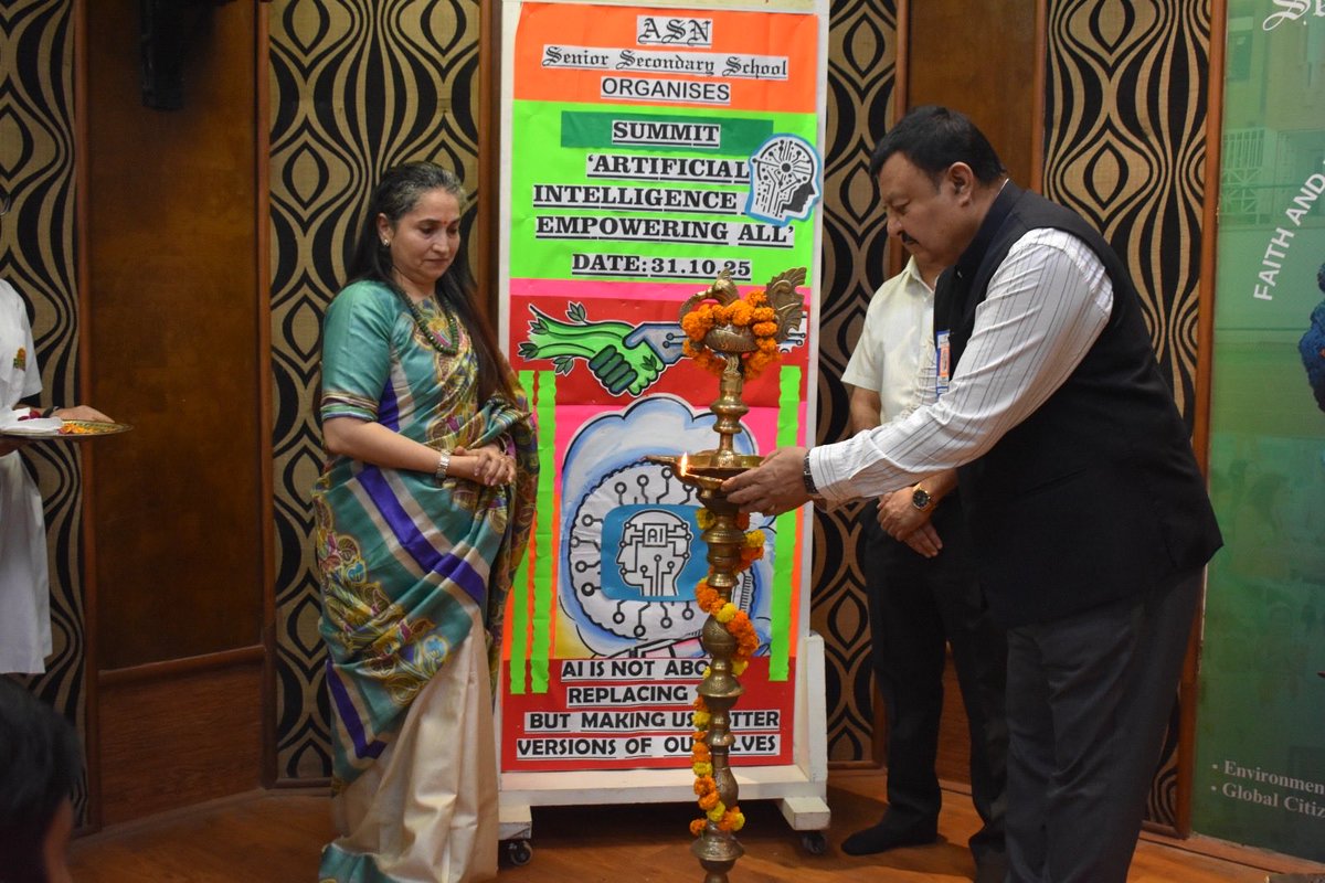 Glad to address 𝐀𝐫𝐭𝐢𝐟𝐢𝐜𝐢𝐚𝐥 𝐈𝐧𝐭𝐞𝐥𝐥𝐢𝐠𝐞𝐧𝐜𝐞 Summit by ASN Senior Secondary School Delhi as Chief Guest. Principal Swarnima Luthra welcomes, Pankaj Tyagi Delhi University, Parijat Mathur Indraprasth University, Jigyasa Khaneja  Amazon talk, teachers students join