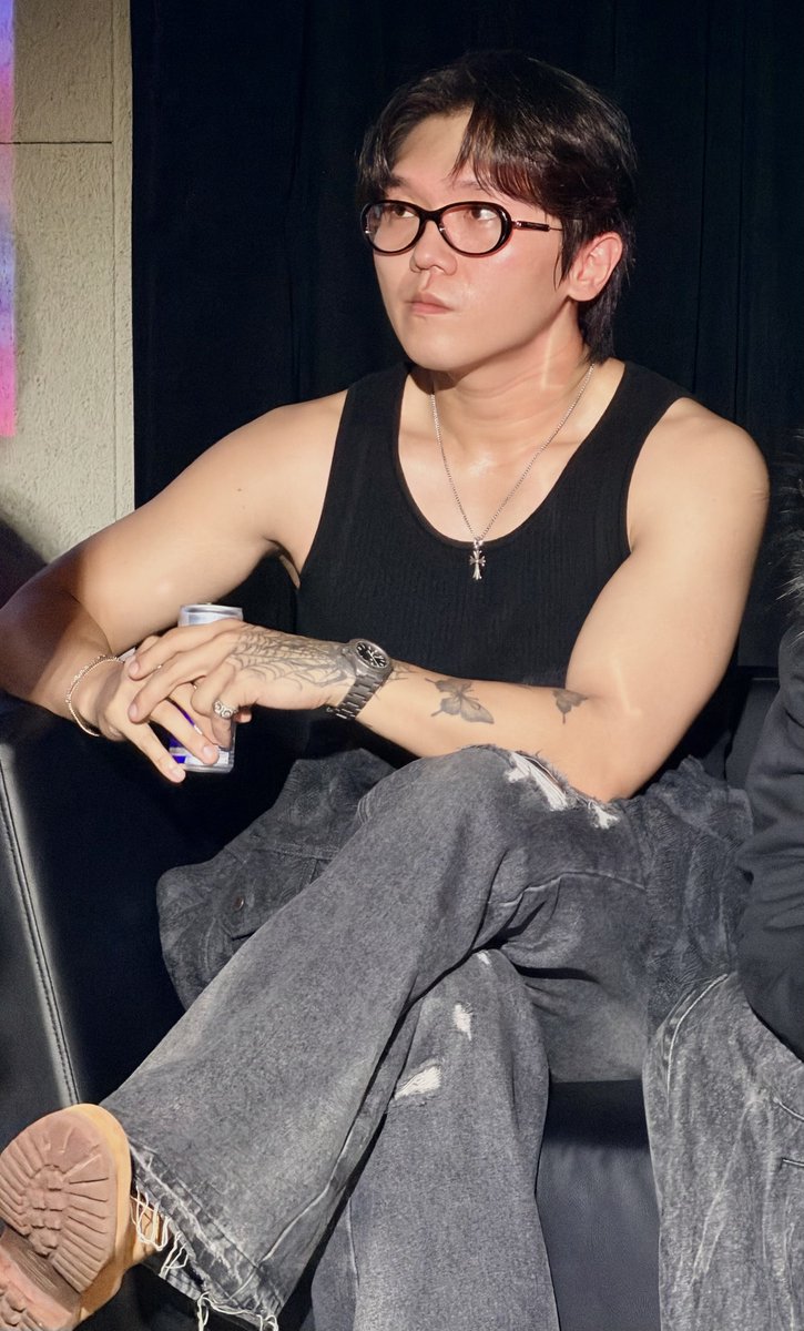 pu1lup's tweet image. 레드불 모델 허클

#huckle