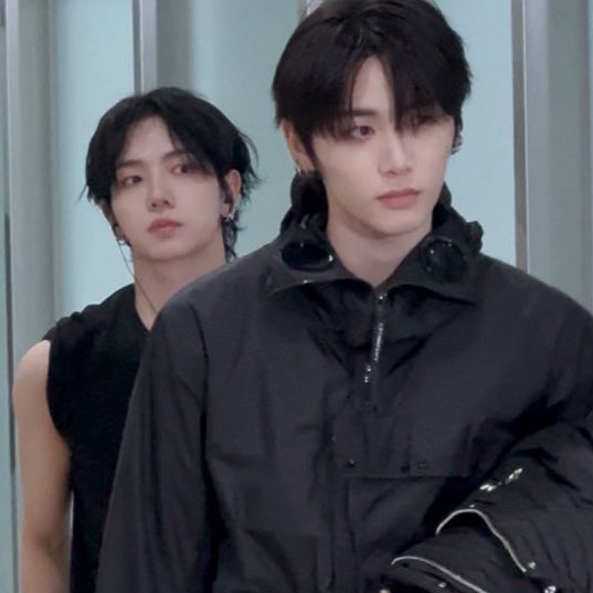 allmabadesire's tweet image. behind every gay person is a gayer, more evil gay person