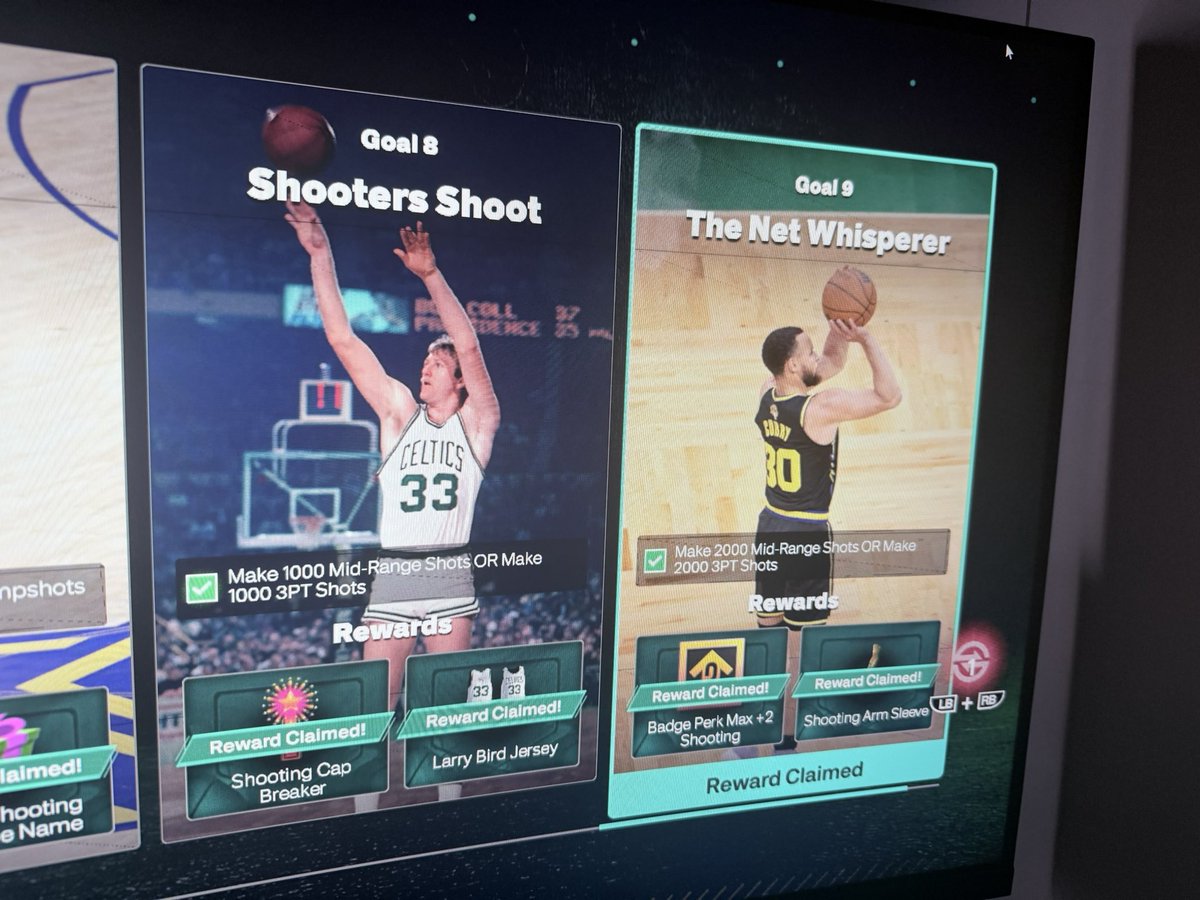 KyreeWorks tweet media