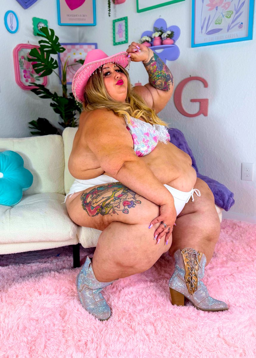 IVY DAVENPORT tweet media