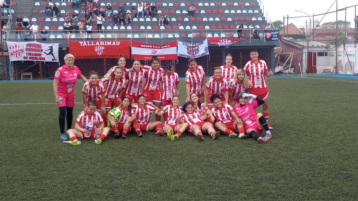 die_gonzalez10's tweet photo. @ClubTalleresOk @clublosandes @Rincon_DeFutbol #FutbolFemenino #PrimeraC
¡Final del partido!
@ClubTalleresOk le ganó 5 a 0 a @clublosandes con goles de Florencia Albino, Candela Ramírez, Ariana Lugo y dos de Florencia Ludueña.
Las Tallarinas siguen soñando...

@Rincon_DeFutbol https://t.co/LcNk2xcj6P