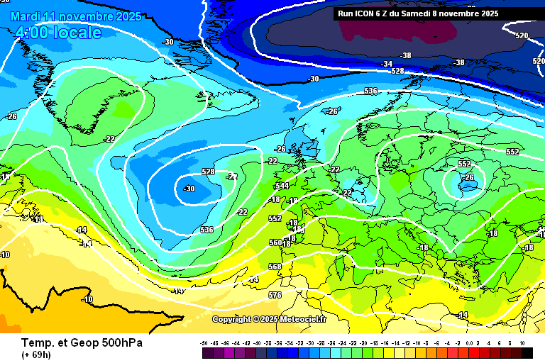 Il est bien visible sur cette carte des température d'altitude que ce creux précède une advection d'air doux à tous les niveaux qui se préparent par le Sud-Ouest et qui dominera l'Europe Occidentale du 12 au 15 novembre