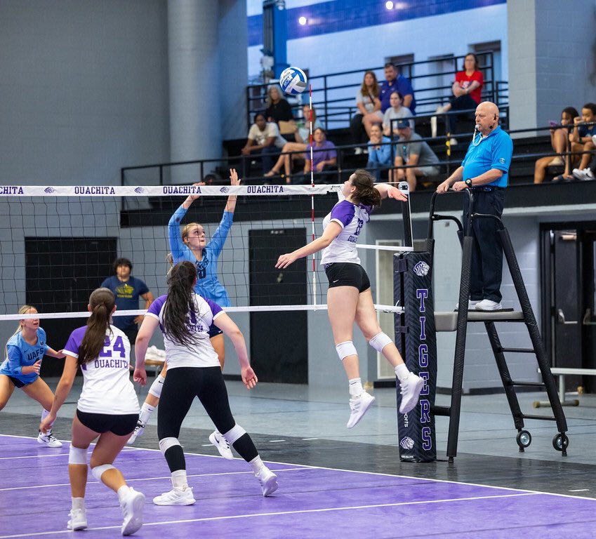 OuachitaVB's tweet photo. Starting off Saturday morning w/ our 3rd SR- @the_emdoza! Emily is from Arlington, TX and majoring in psychology. She is a part of a the 1000 kill club, a 3x All GAC performer, and has been on the All Ouachita Academic Team the last two years! #tigerforlife #TIGS @OuachitaTigers https://t.co/U2uEh4mYOz