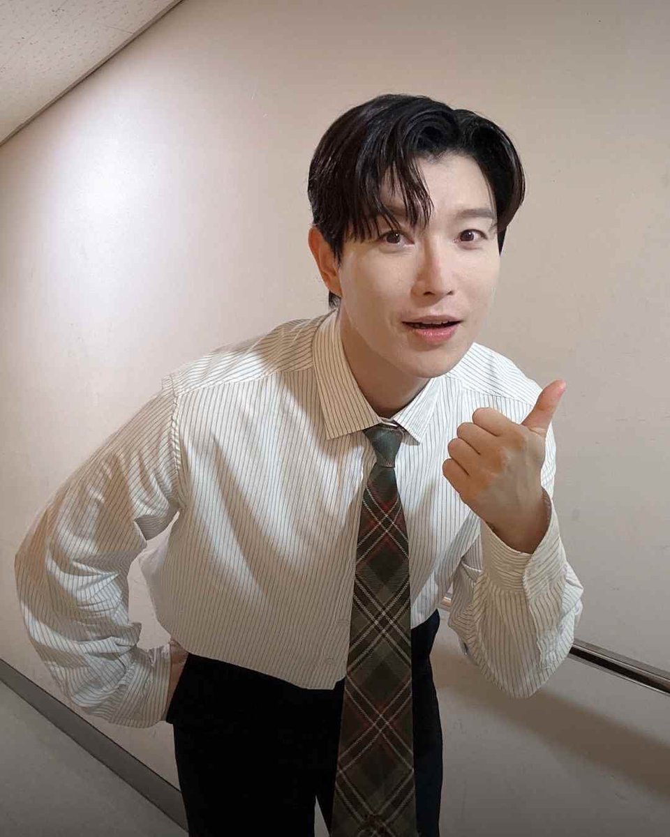 cafe_DooDream's tweet photo. ❝당신의 아픈 마음
털털 털어서 널어요
우리가 말려 줄게요❞

배두훈 배우가 함께한 뮤지컬 빨래 20주년 콘서트에
찾아와 주신 모든 관객 분들께 감사드립니다 🫧
_____

#뮤지컬 #뮤지컬배우 #배두훈 #블루스테이지 #BlueStage

🔗https://t.co/CRNyMAnHE6 https://t.co/NyovYuU8Py