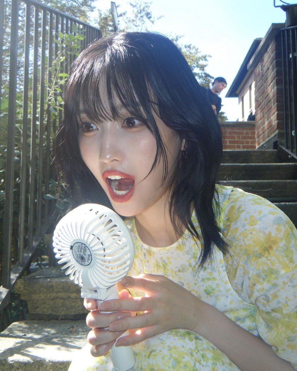 SubjectKpop's tweet photo. Happy Birthday to Momo 🎂 @JYPETWICE 

#모모에게_어김없이_끌려들어
#Happy_PeachDay_MOMO
#HappyMOMOday https://t.co/sOKZfqP2Sa