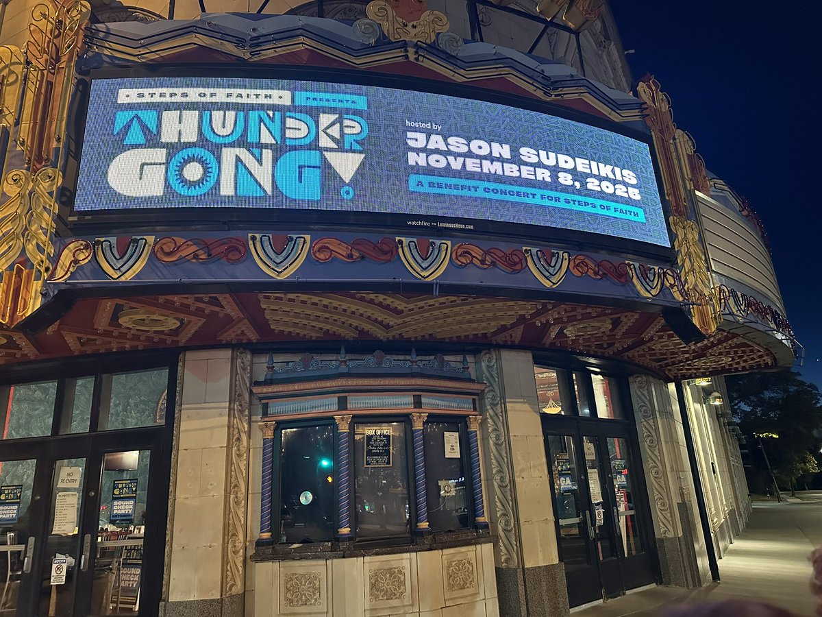 malljunkie's tweet photo. Happy Thundergong day ! 
It’s here finally !
Cant wait to see all my TG friends and enjoy the best event all year 
So excited! 
@jasonsudeikis #jasonsudeikis #thundergong #bestevent https://t.co/y98aEdsubi