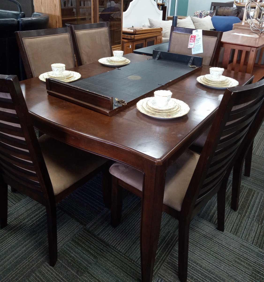 LT_Thrift's tweet image. LAST DAY of the Life&apos;s Treasures 50% off STORE WIDE SALE today at ALL locations! Save an HALF OFF on everything in the store. 11/8

𝑃ℎ𝑜𝑡𝑜𝑠 𝑎𝑟𝑒 𝑓𝑟𝑜𝑚 𝑜𝑢𝑟 𝐶𝑎𝑟𝑟𝑜𝑙𝑙𝑤𝑜𝑜𝑑 𝑠𝑡𝑜𝑟𝑒.   #thrift #thriftingcommunity #hospicethrift