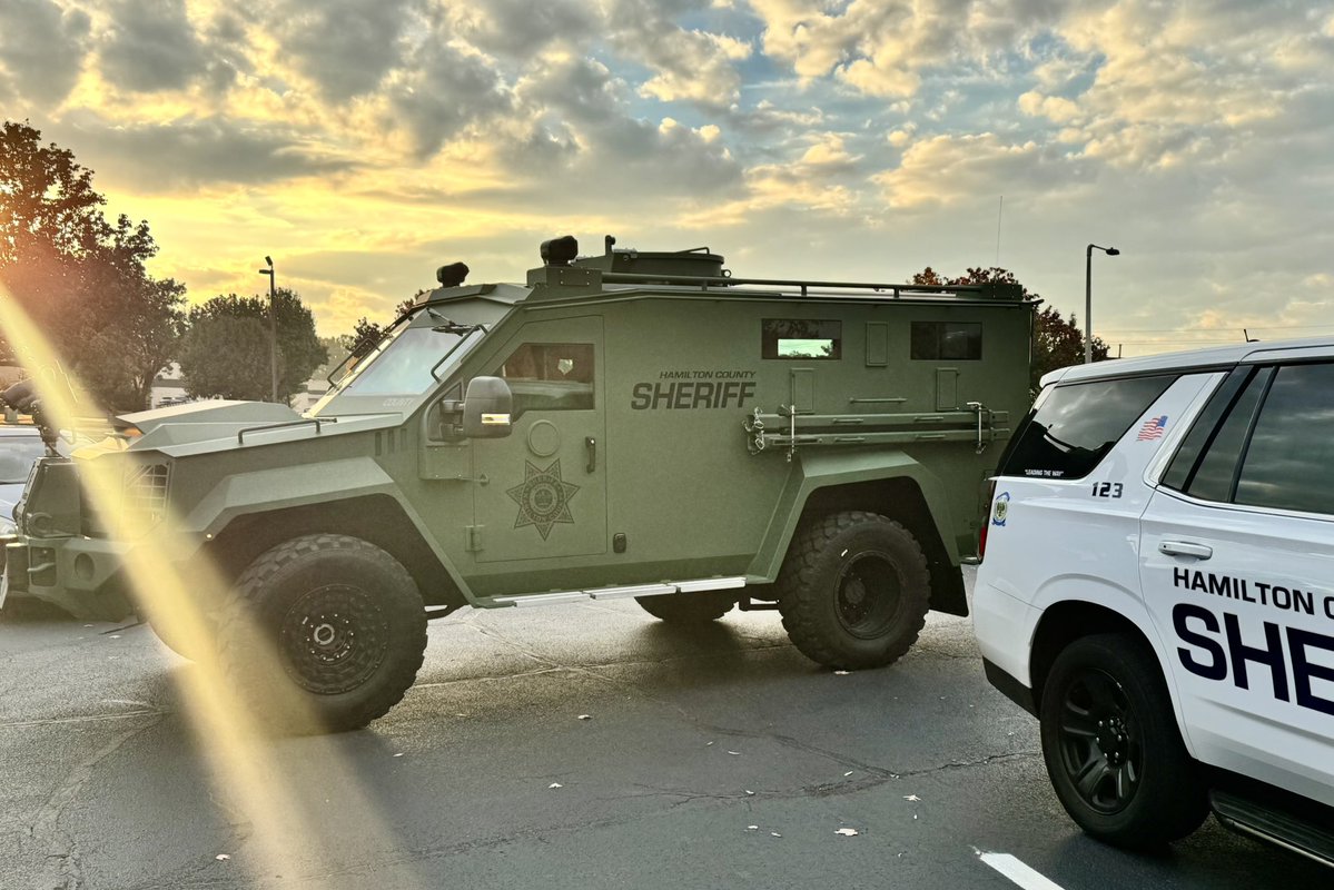 Knock, knock!
Nothing like an early-morning wake-up call. Somebody's day isn't going to be very happy.

Remember — we still make house calls.