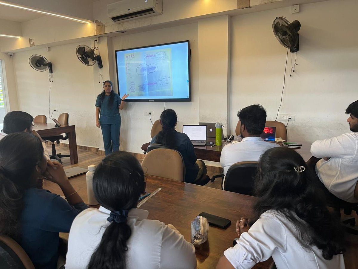 PhdSaveetha's tweet image. 🎓💻 A brief session was delivered to a group of MBA students on the *evolving architecture of Hospital Information Systems* — with a special emphasis on the advancements in **Electronic Health Records (EHR)** and **Electronic Medical Records (EMR)**.