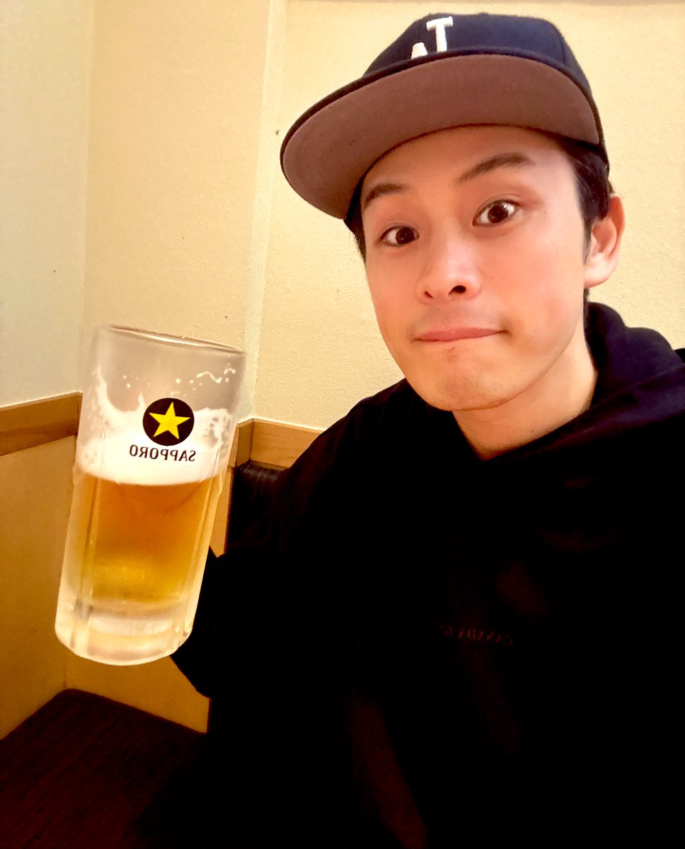 hayashi119a's tweet photo. 38歳になりました。

30を超えてからあっという間です。自分はまだまだ未熟な部分も多いけど周りの仲間達やファンの方々に支えられて今ここに居ます。かっけー40代になれるよう一歩一歩、感謝を忘れず歩み続けたいと思っているので今後も皆様何卒お力をお貸しください。

走れるだけ走るぞ〜 https://t.co/imtZpA1dsB
