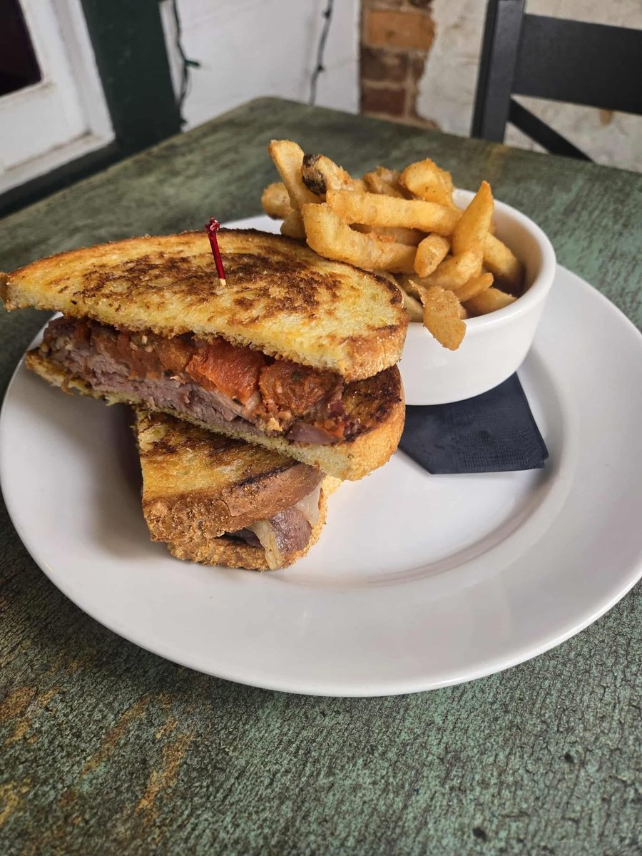bsgdah's tweet photo. ⚜️Brunch Special-Crescent City Fried Chicken. Fried chicken on a beignet with scrambled eggs, Chipotle gouda, drizzled with tobacco maple syrup, grits 

⚜️Lunch Special-Hickory Smoked Ribeye. Thinly shaved ribeye with tomato-onion chutney on Jalapeño sourdough, fries
#dahlonega https://t.co/ndGjH5DffD