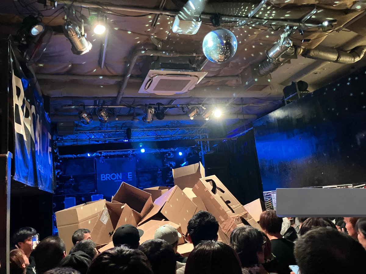 sae_o0307's tweet photo. ストーミー行っておりました!毎年の恒例行事になってるのが嬉しい！楽しかった◎
疲れ果てた身体にレイザーズでトドメを刺された…しぬ… https://t.co/jAuTTBELML