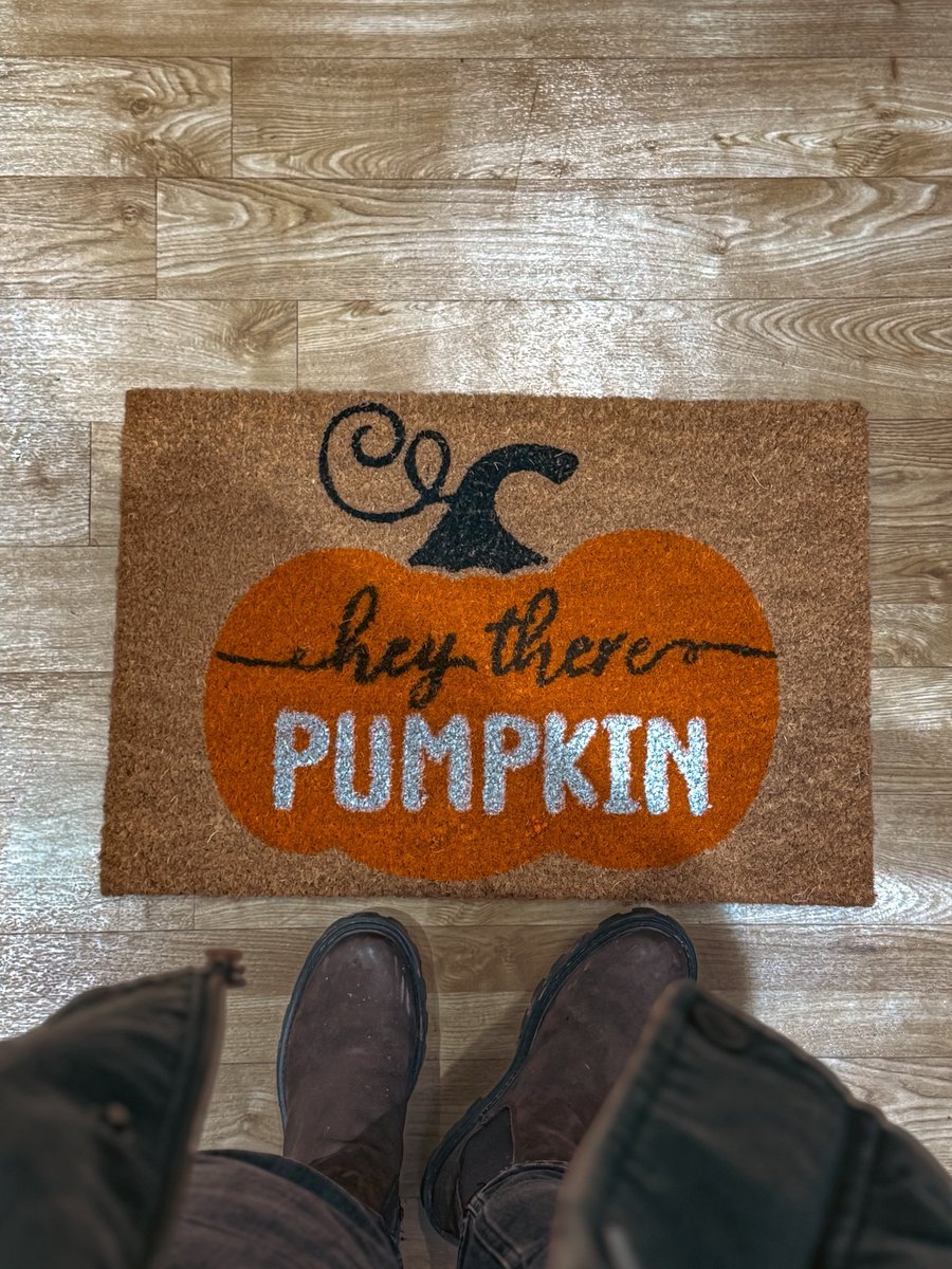 Autumn leaves and pumpkins. 🍁🍂🎃