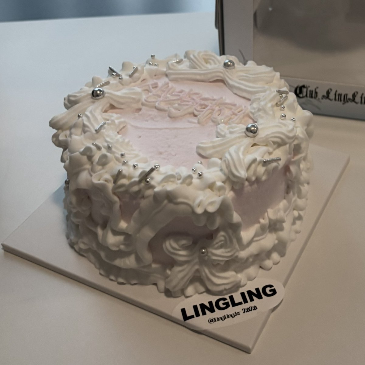 HappyBirthdayMyPrincess❤︎

 #HappyMomoDay 
 #MOMOInMyPocket 
  #트와이스산_복숭아_당도최고
 #TWICE  #twice  #MOMO  #momo