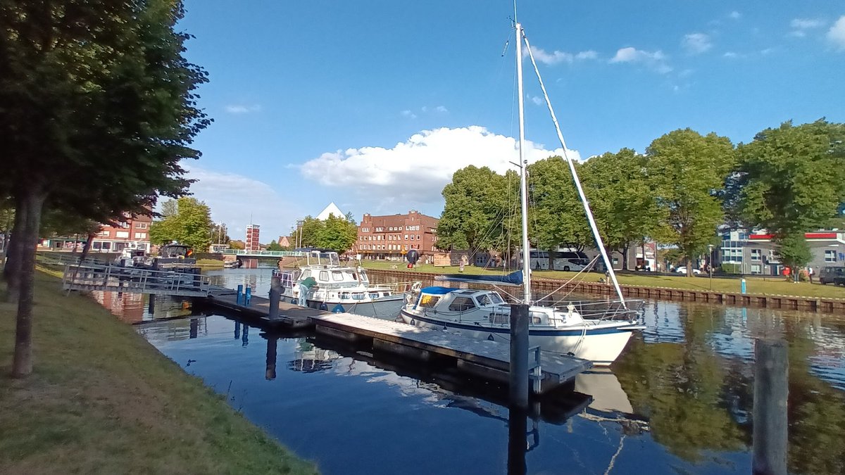 Alter Binnenhafen Emden Ostfriesland 2022🌞📷🚐🚃