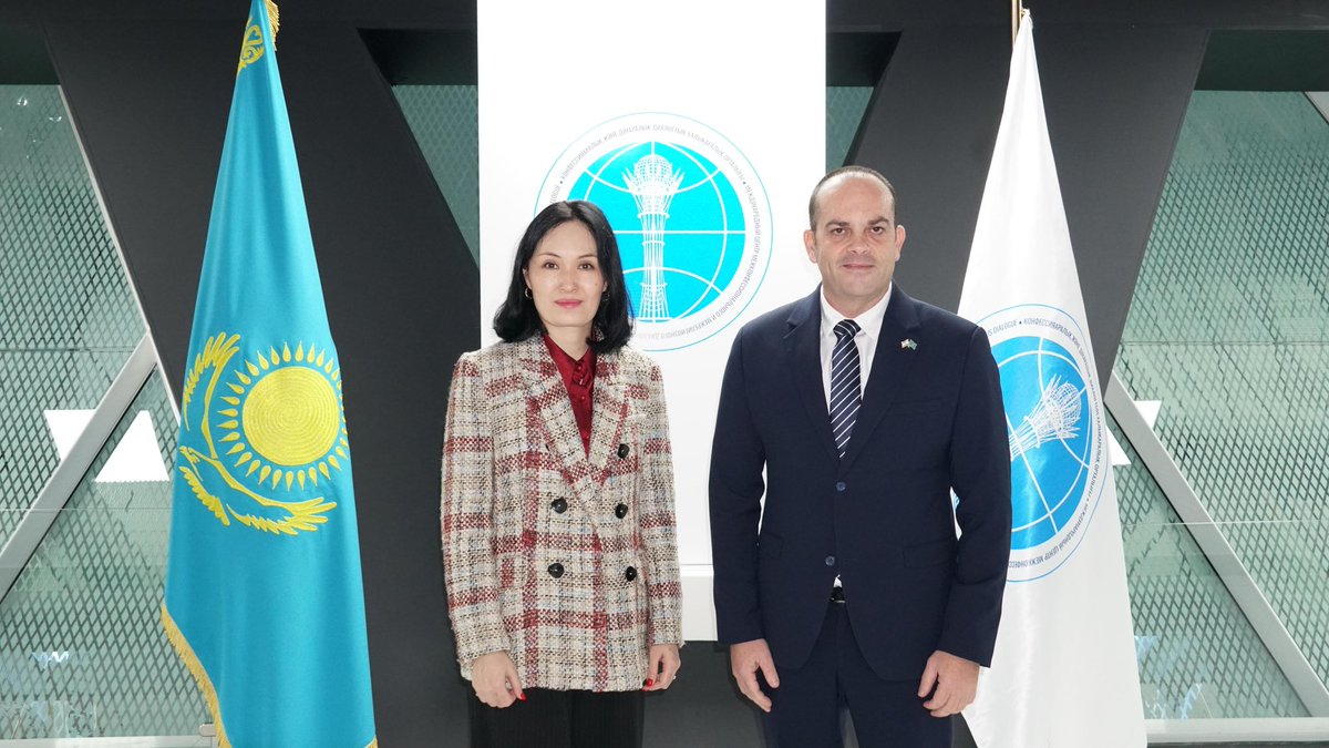 🤝

Кеше Израиль Елшісі 🇮🇱 @yoavbistritsky @iciid_kz Орталығына барды. Тараптар конфессияаралық диалог пен жастар бастамалары бойынша ынтымақтастықты талқылады.

Біз бейбітшілік пен диалогты нығайту үшін бірлесіп жұмыс істейміз.