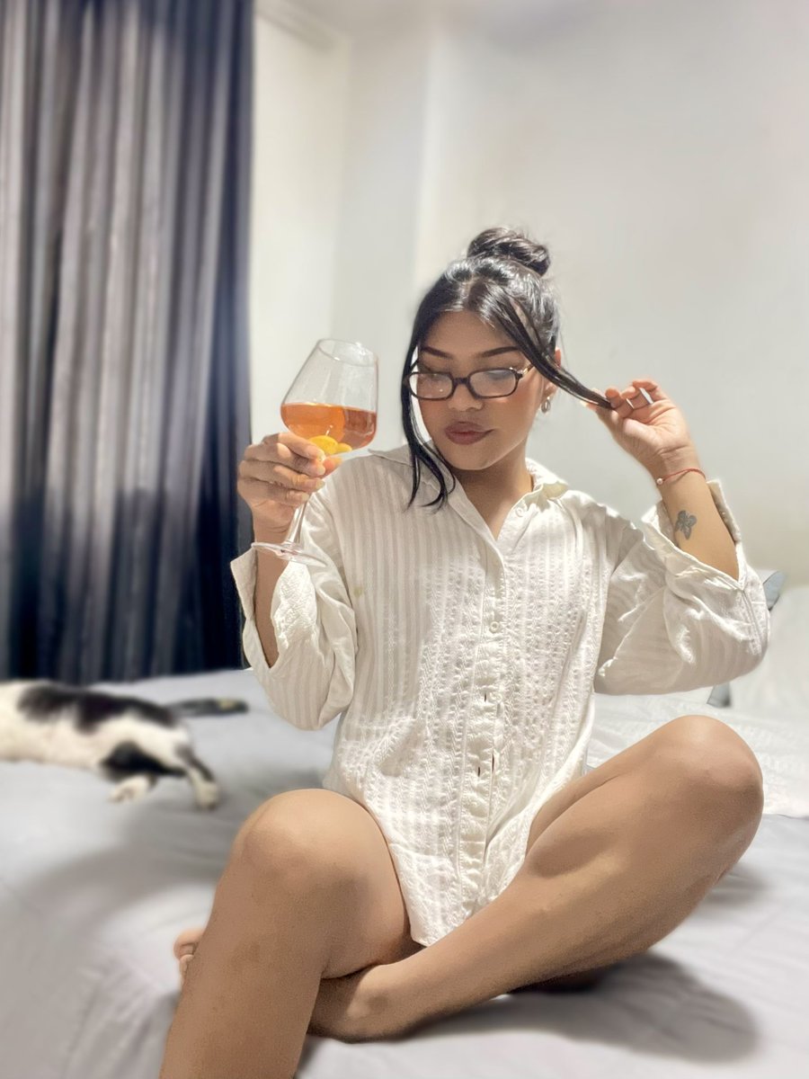 imbabycamii's tweet photo. 🍷🥰 https://t.co/BDRzOxQXNV