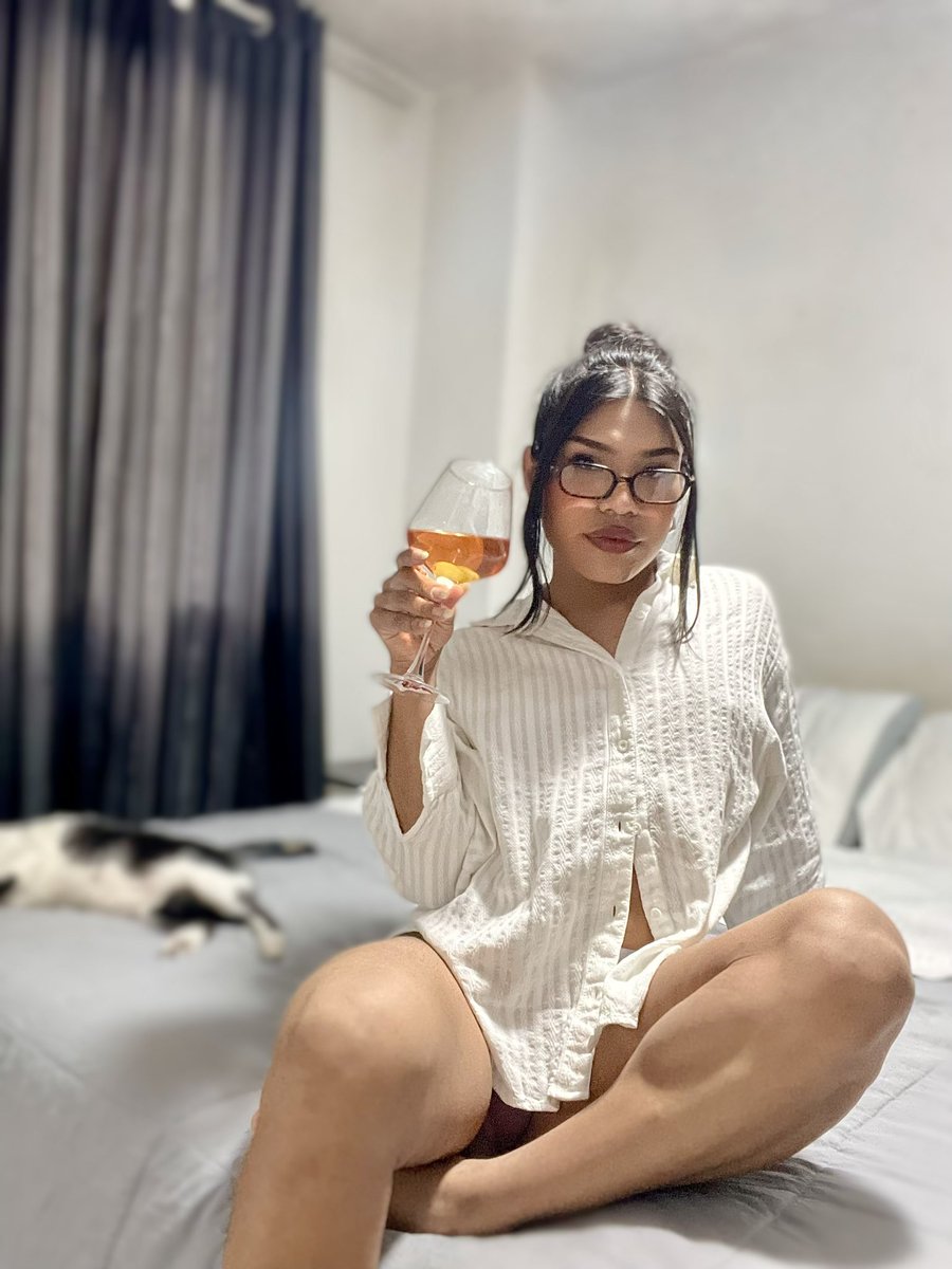 imbabycamii's tweet photo. 🍷🥰 https://t.co/BDRzOxQXNV