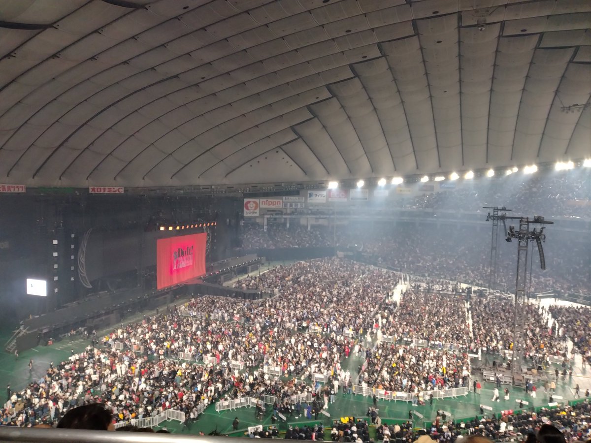 emkcool's tweet photo. 永ちゃん　始まった瞬間　若い時の声と思う程　本当にライブに行けて最高🎸
皆の熱気も凄かった　感動です　永ちゃん💖 https://t.co/hTCFzadpo7