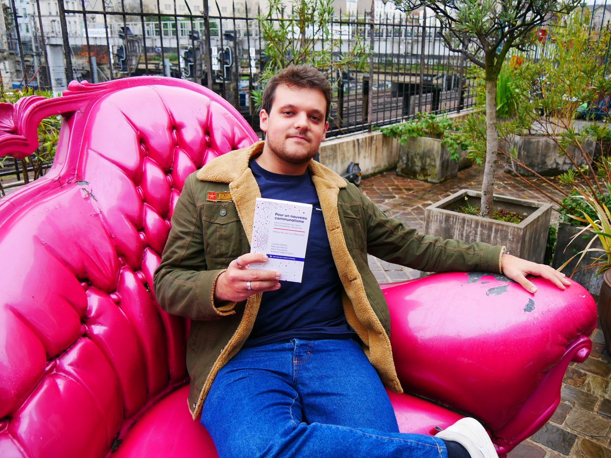 🟣 Le nouveau livre de l' <a href="/i_laboetie/">Institut La Boétie</a>
« Pour un nouveau communalisme. Les communes au cœur de la révolution citoyenne ». 

À lire en vue de la bataille municipale !

📚 Disponible en librairie : urlr.me/SE5bMa