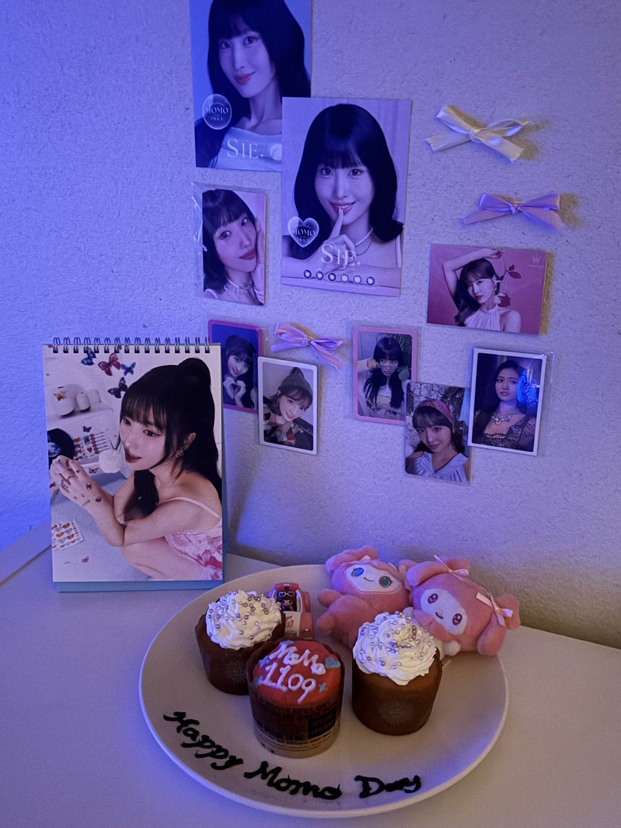 motwzz's tweet photo. 𝑯𝒂𝒑𝒑𝒚 𝑴𝒐𝒎𝒐 𝑫𝒂𝒚†♥︎

#모모에게_어김없이_끌려들어
#Happy_PeachDay_MOMO
#TWICE #트와이스 https://t.co/FRbxUKCrfD