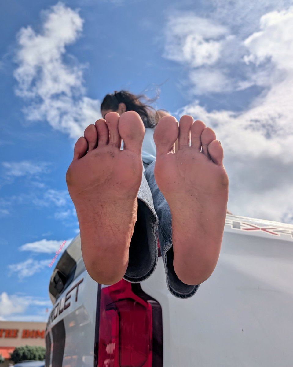 <a href="/lalittlefeet/">LEZLYAN 🔮</a> 💙