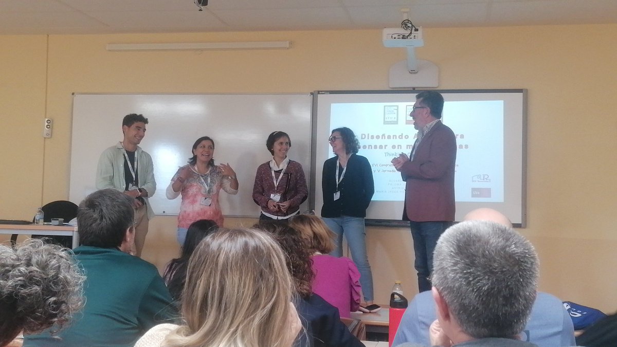 Ahora mismo en el taller de #thinkingClassroom del Congreso <a href="/socylemsoria/">SocylemSoria</a>
Aulas de pensamiento. 
#matematicas
