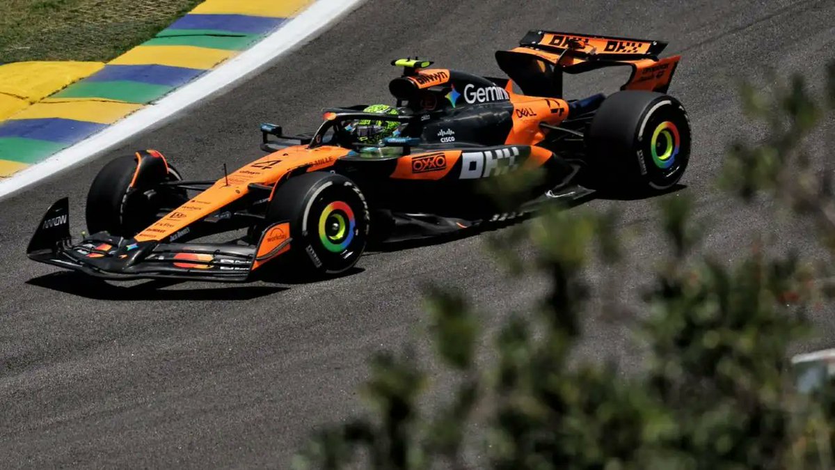 TheHardCompound's tweet image. A huge last lap accident for @gabortoleto85 confirms @F1 Sprint Race victory for @LandoNorris at Interlagos.

Norris' extends his standings lead after a DNF for @OscarPiastri, Kimi Antonelli takes 2nd, @GeorgeRussell63 3rd.

Main event to come...🇧🇷

#f1 #sprint #Brasil #McLaren