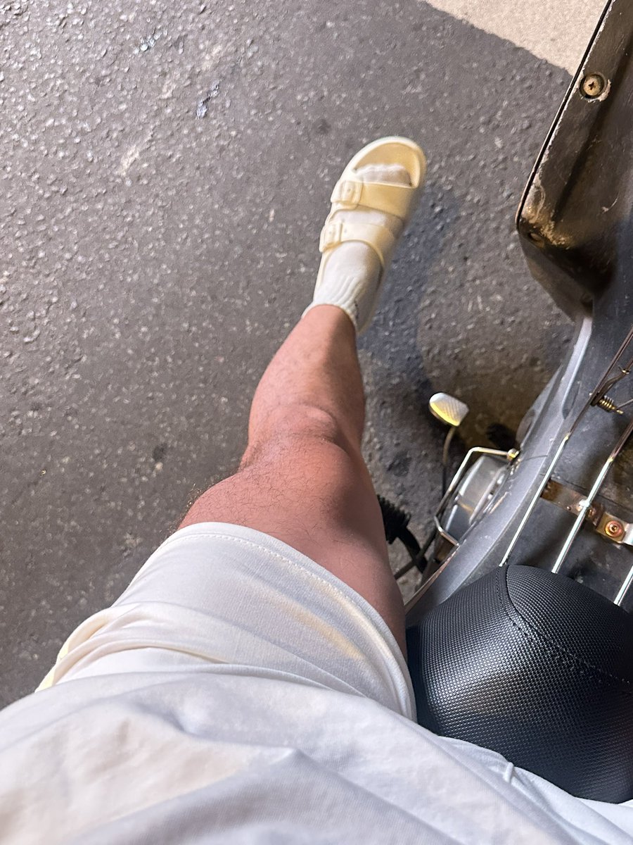 Dane68Tia's tweet photo. Leg 🦵 https://t.co/ZGS5cSBUaj