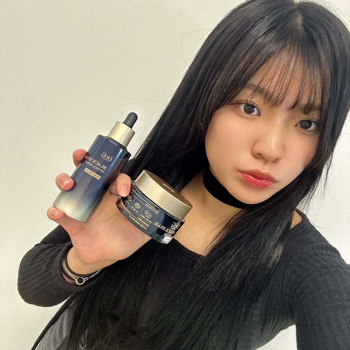 salavague05's tweet photo. #광고 #협찬 #pr 
@dr.g_official_jp 
⭐️ブラックスネイルレチノールセラム
⭐️ブラックスネイルクリーム
韓国でも日本でも大人気な皮膚科医が設立したブランドDr.Gさんからセラムとクリームをいただきました🙏💙
ありがとうございます🙇‍♀️✨
乾燥やハリ不足をケアしツヤ肌を作ってくれるのだそう！！ https://t.co/6ToLosC3BB