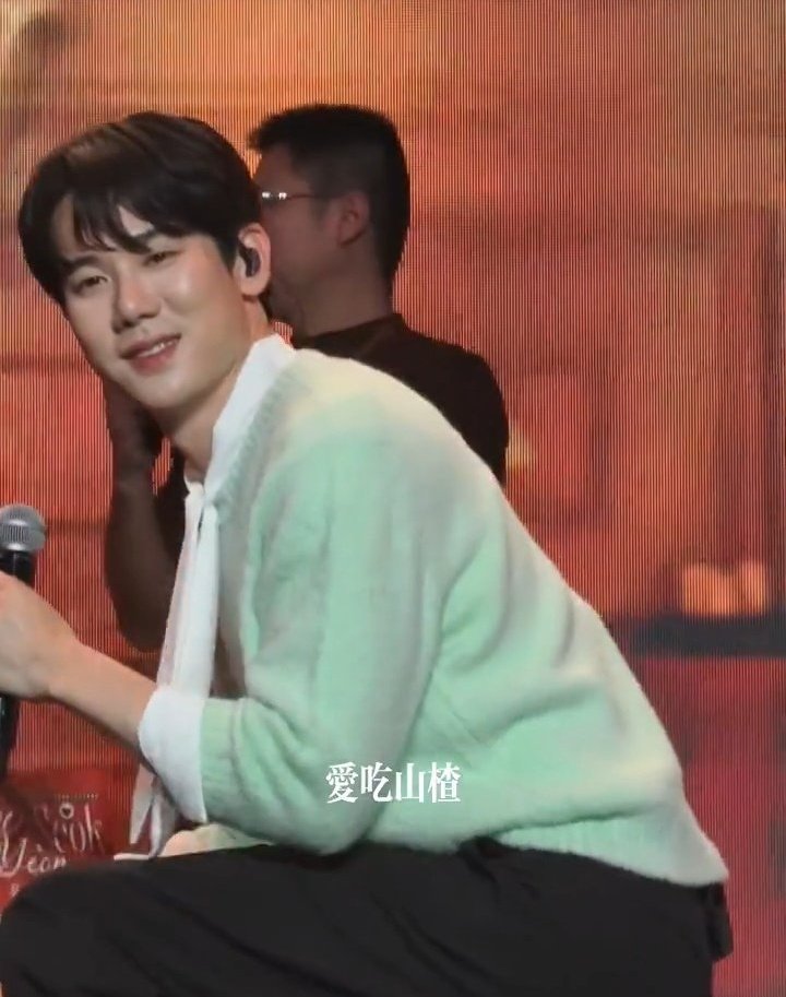 다정한 눈빛..ㅜㅜ 넘 좋은 시간 보낸 것 같아서 마음이 훈훈햐ㅜㅜ 연자님이 어딜가든 사랑만 듬뿍 받았으면 좋겠어 💞