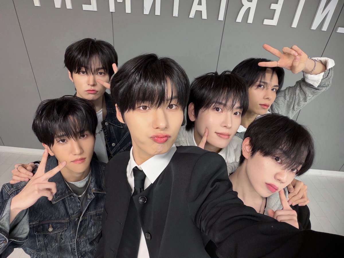 ELASTofficial's tweet image. [📷]

#TODAY_ELAST

2025.11.08
E'LAST(엘라스트) 5th Mini Album [Versus] 발매 기념 팬사인회 (점프업)

#ELAST #엘라스트 #エラスト