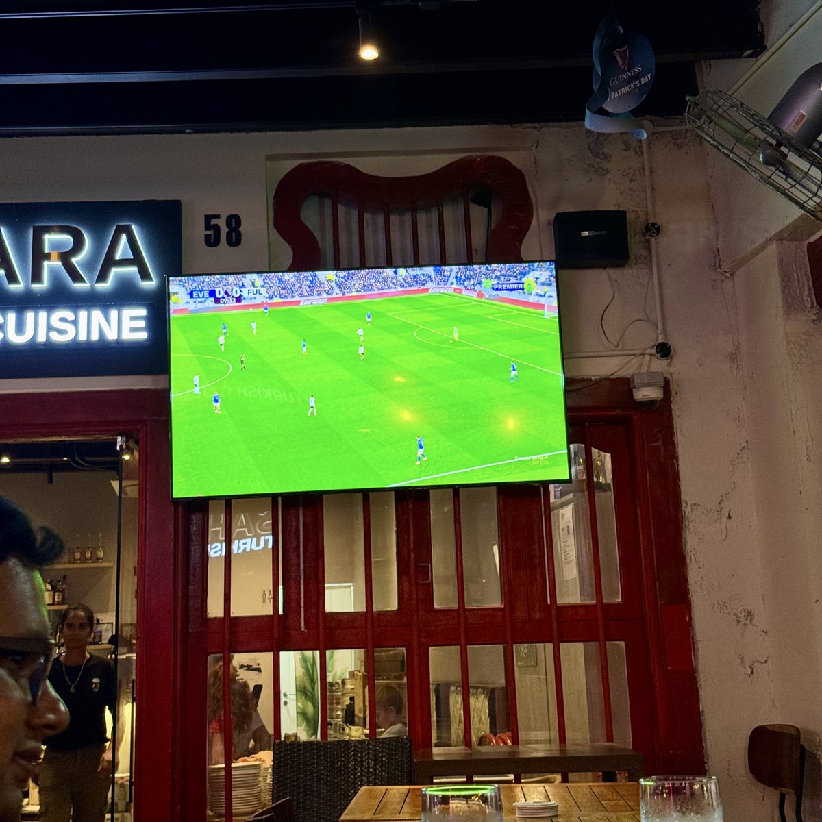 Gone 11pm, still 28°C and the streets are lively! Watching the Ev in Singapore! Come on you Blues! #EVEFUL #efc