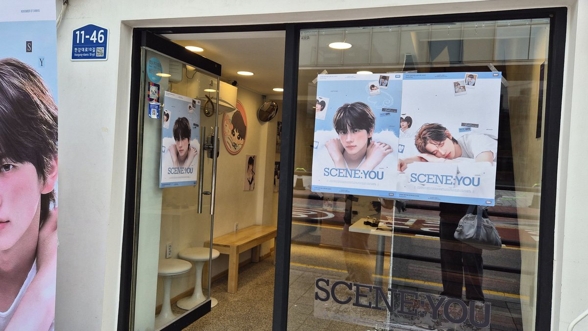 J_Y2_15's tweet photo. #클래식_영화_같은_너 #Scene_YOU
포토존도 은근많구 친절하셔서 더 좋았어용 액자들도 뭔가 비슷한 무드라 장소에 잘 물들어 있더라구요
메시지존에 눈만 빼꼼 나와있는 신유도 넘나 매력있었습니당😻 42분들이 저렇게 붙여주신게 넘나 귀여웠어요!
예쁜 사진으로 생카 열어주셔서 감사드립니다🙇♀️🫶🫶 https://t.co/6D4Ig3ZQjO