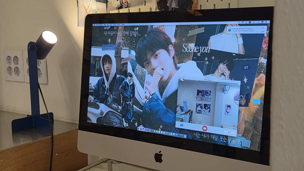 J_Y2_15's tweet photo. #클래식_영화_같은_너 #Scene_YOU
포토존도 은근많구 친절하셔서 더 좋았어용 액자들도 뭔가 비슷한 무드라 장소에 잘 물들어 있더라구요
메시지존에 눈만 빼꼼 나와있는 신유도 넘나 매력있었습니당😻 42분들이 저렇게 붙여주신게 넘나 귀여웠어요!
예쁜 사진으로 생카 열어주셔서 감사드립니다🙇♀️🫶🫶 https://t.co/6D4Ig3ZQjO