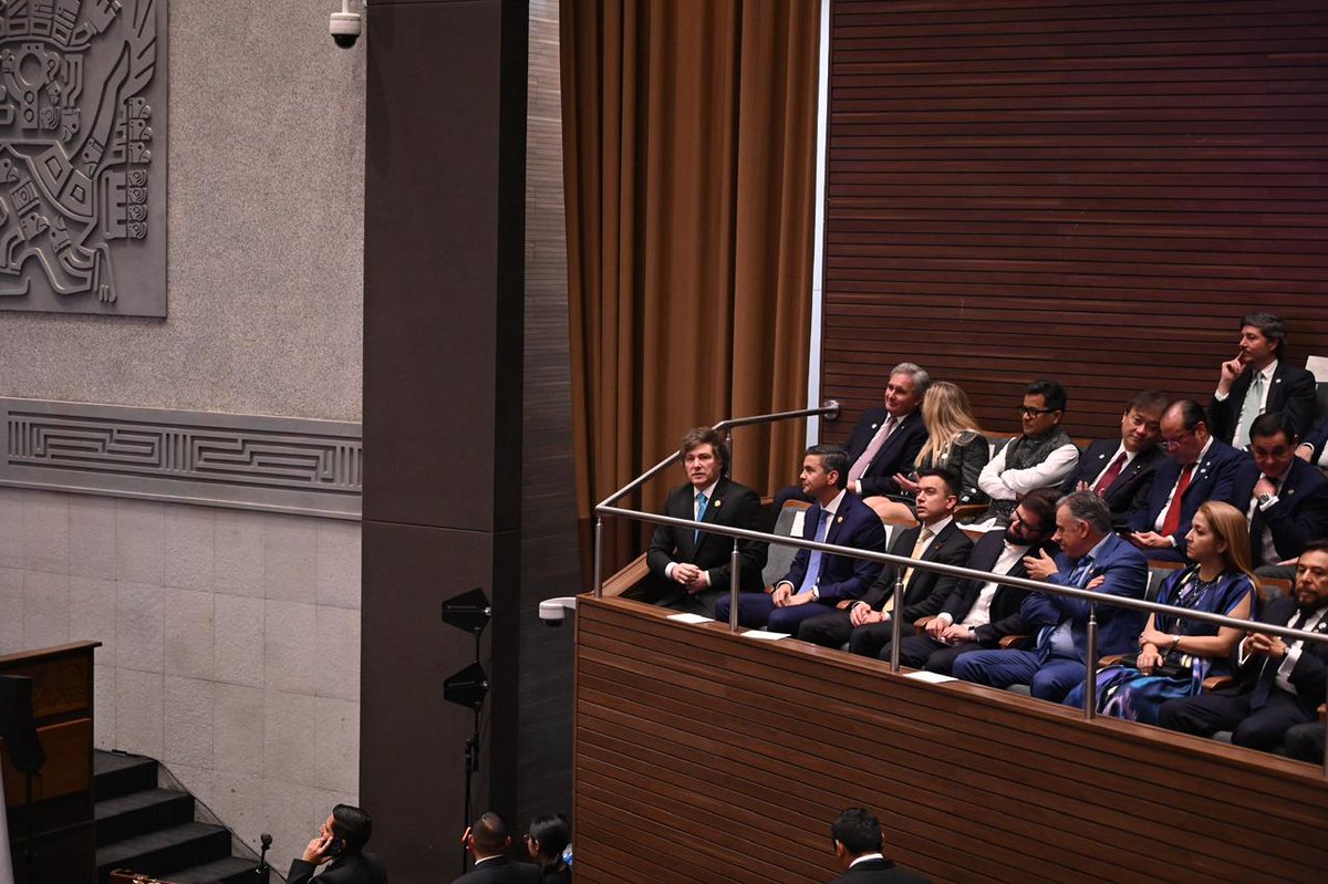 El Presidente Javier Milei participa de la entrega del bastón de mando y la asunción del Presidente-Electo de Bolivia, Rodrigo Paz Pereira, en la Solemne Sesión Inaugural de la Asamblea Nacional Legislativa Plurinacional, en La Paz.