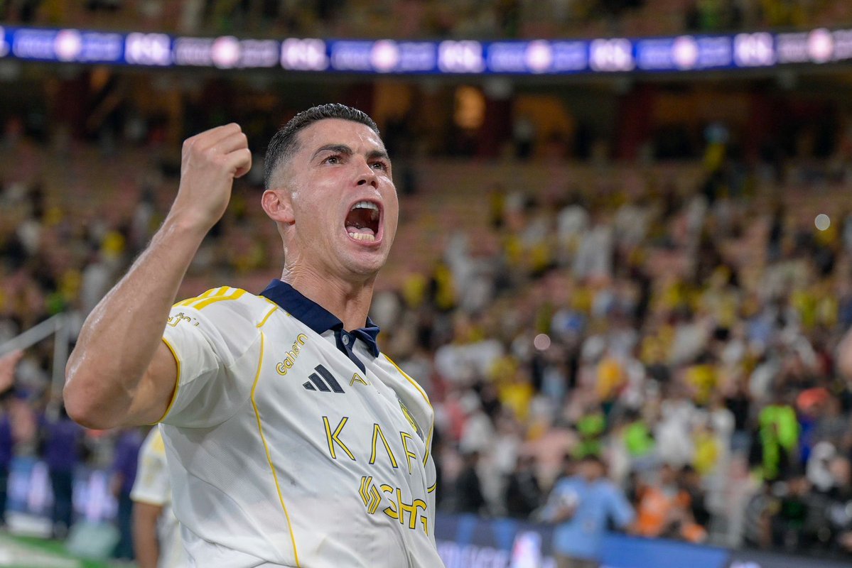 ⚽️ 𝗖𝗥𝗜𝗦𝗧𝗜𝗔𝗡𝗢 𝗥𝗢𝗡𝗔𝗟𝗗𝗢 🇵🇹 𝗜𝗡𝗦𝗖𝗥𝗜𝗧 𝗦𝗢𝗡 𝟵𝟱𝟯𝗲̀𝗺𝗲 𝗕𝗨𝗧 𝗘𝗡 𝗖𝗔𝗥𝗥𝗜𝗘̀𝗥𝗘 ! 🐐