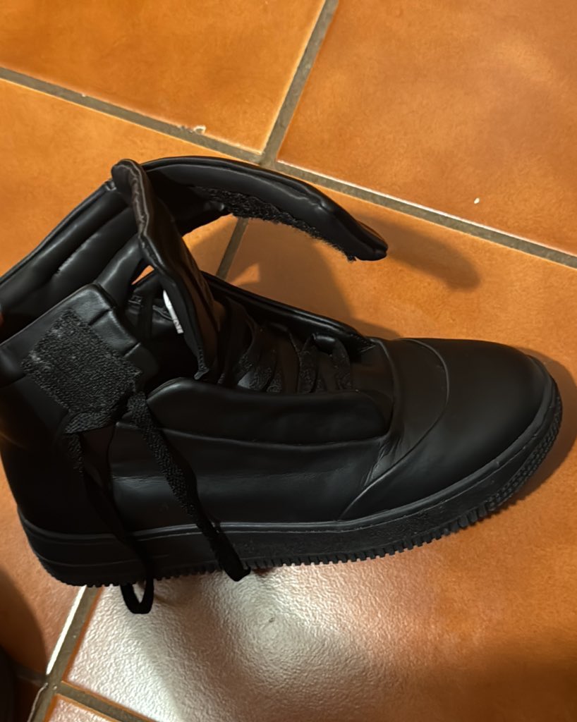 He don’t got these tho