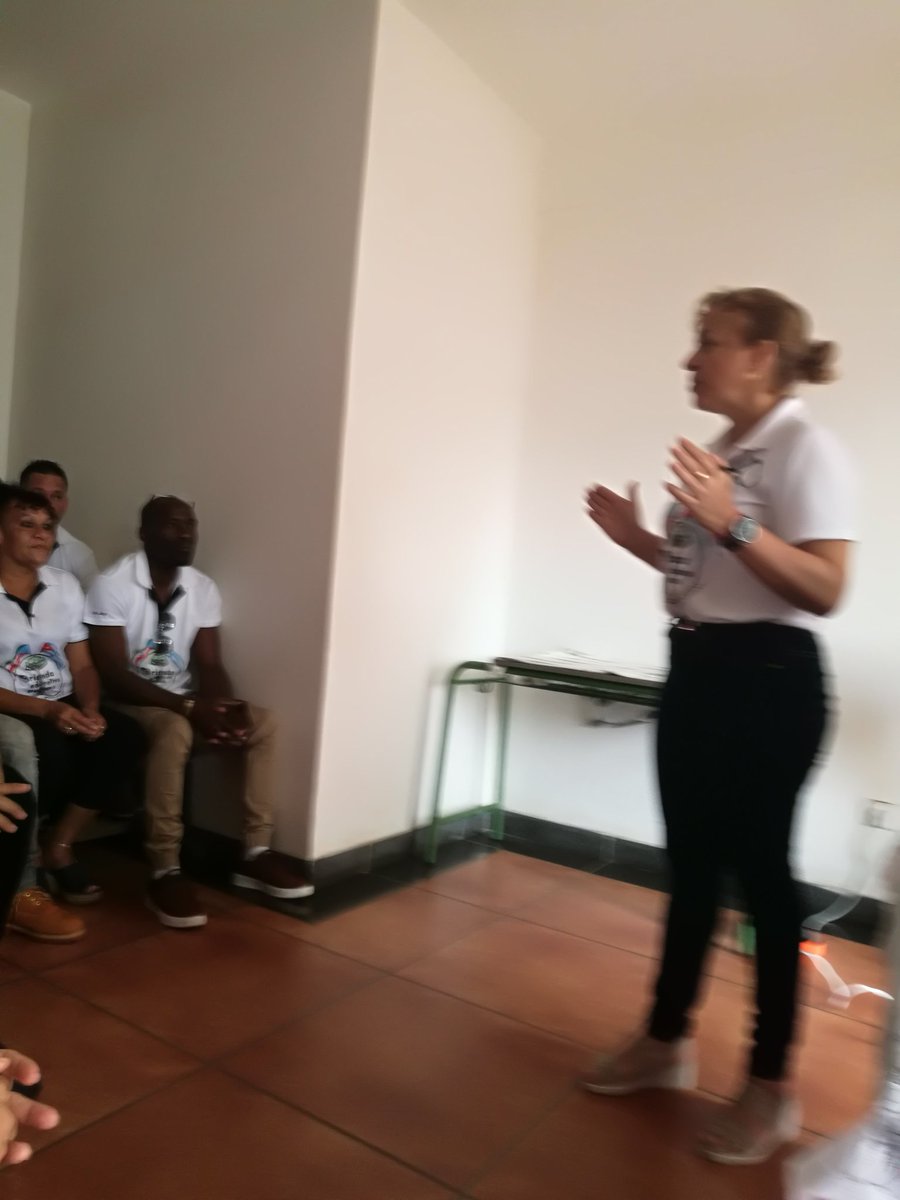 Akurenam, Bata, Mongomo, Malabo y en  el resto de los distritos de Guinea Ecuatorial se desarrolló la reunión de Brigada de noviembre. El compromiso de nuestros cooperantes es evidente en cada análisis que se realiza. #CubaEducaPorUnaGuineaMejor <a href="/PresidenciaCuba/">Presidencia Cuba 🇨🇺</a>  <a href="/CubanaGe/">BrigadaEductivaCubanaGE</a>