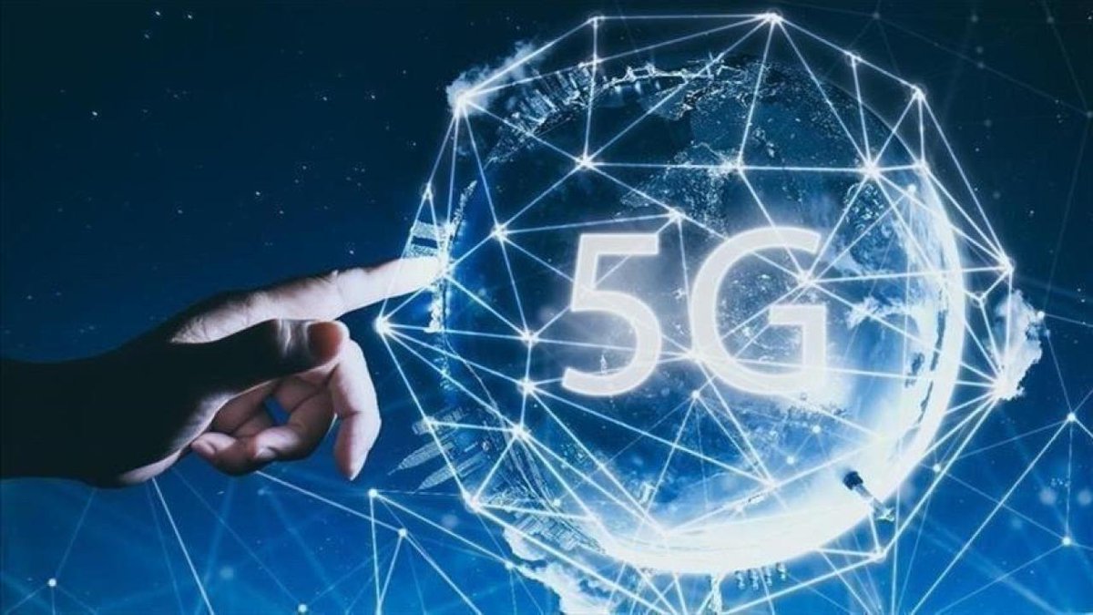 Uraloğlu: 5G ile iletişim hızımız 10 kat artacak! 🚀 1 Nisan 2026'da 5G hizmeti başlıyor. Gazeteciler 8K canlı yayın yapabilecek. Medya için haber süreçleri kolaylaşacak. #5G #Ulaştırma #Teknoloji